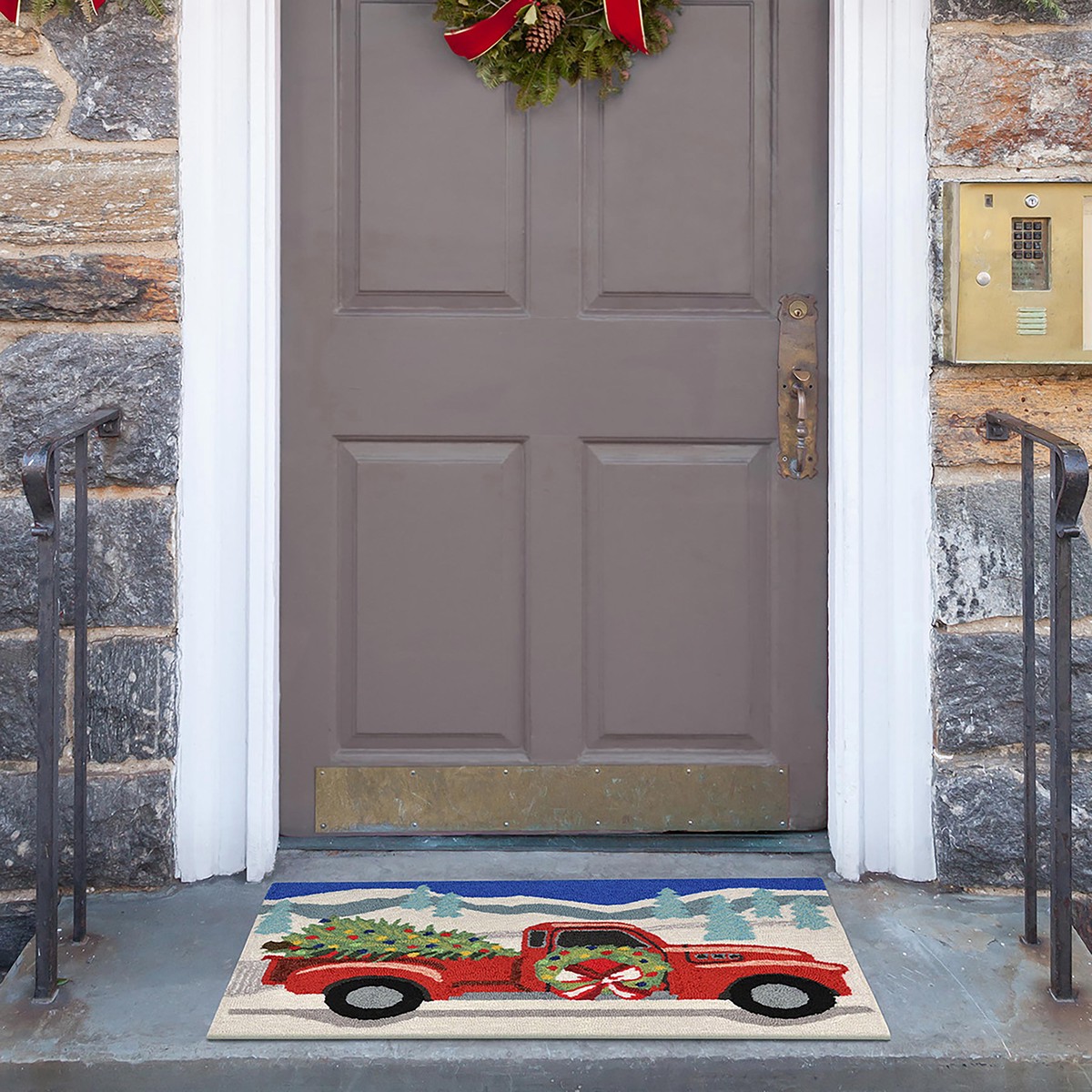 IndoorOutdoor Hand-Hooked Christmas Truck Accent Rug 20 X 30