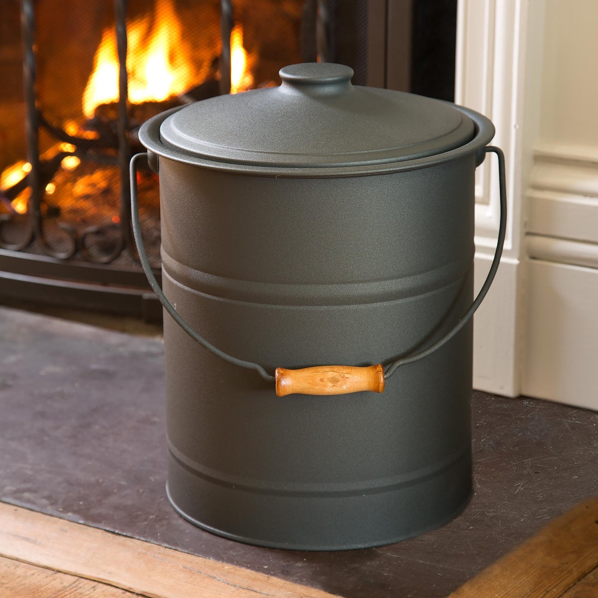 Deluxe Galvanized Ash Bucket With Handle Lid And Double-Layer Bottom CharcoalBlack
