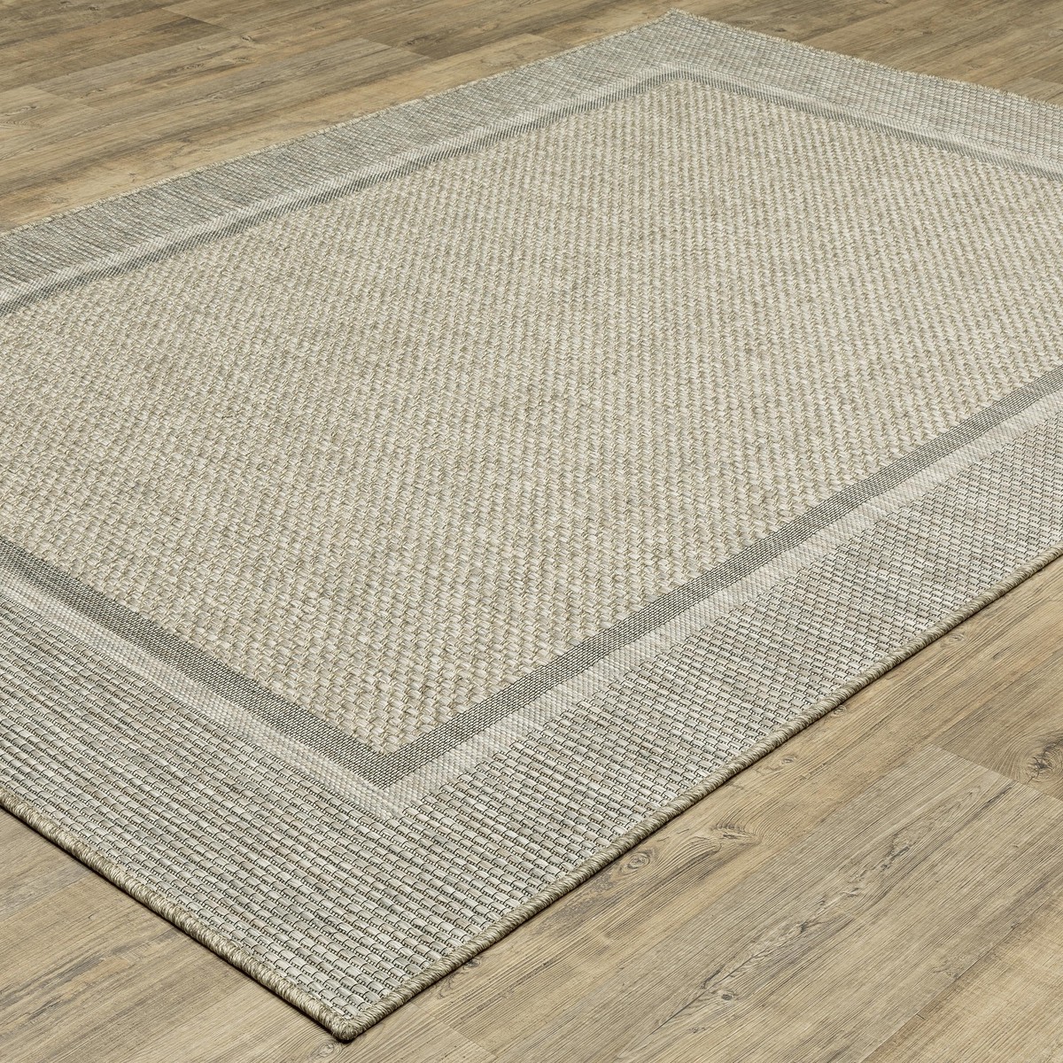 IndoorOutdoor Yucatan Border Polypropylene Rug 67 x 92