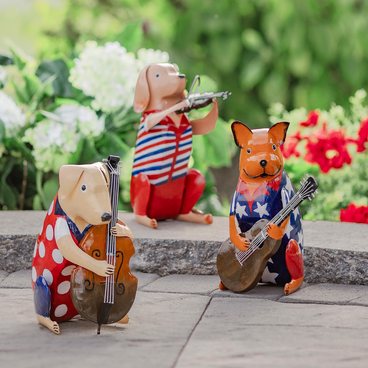 Metal Patriotic Dog Statue with Instrument